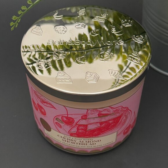 BBW Cherry Almond Shortbread Bath & Body Works 3 Wick Candle - Picture 4 of 10